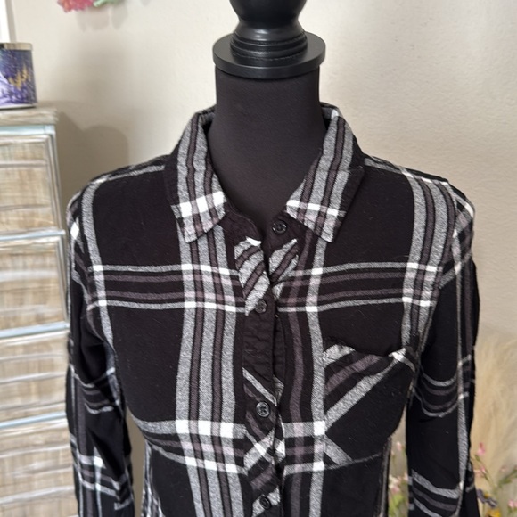 RAILS BLACK AND WHITE FLANNEL BUTTON DOWN - Picture 3 of 7